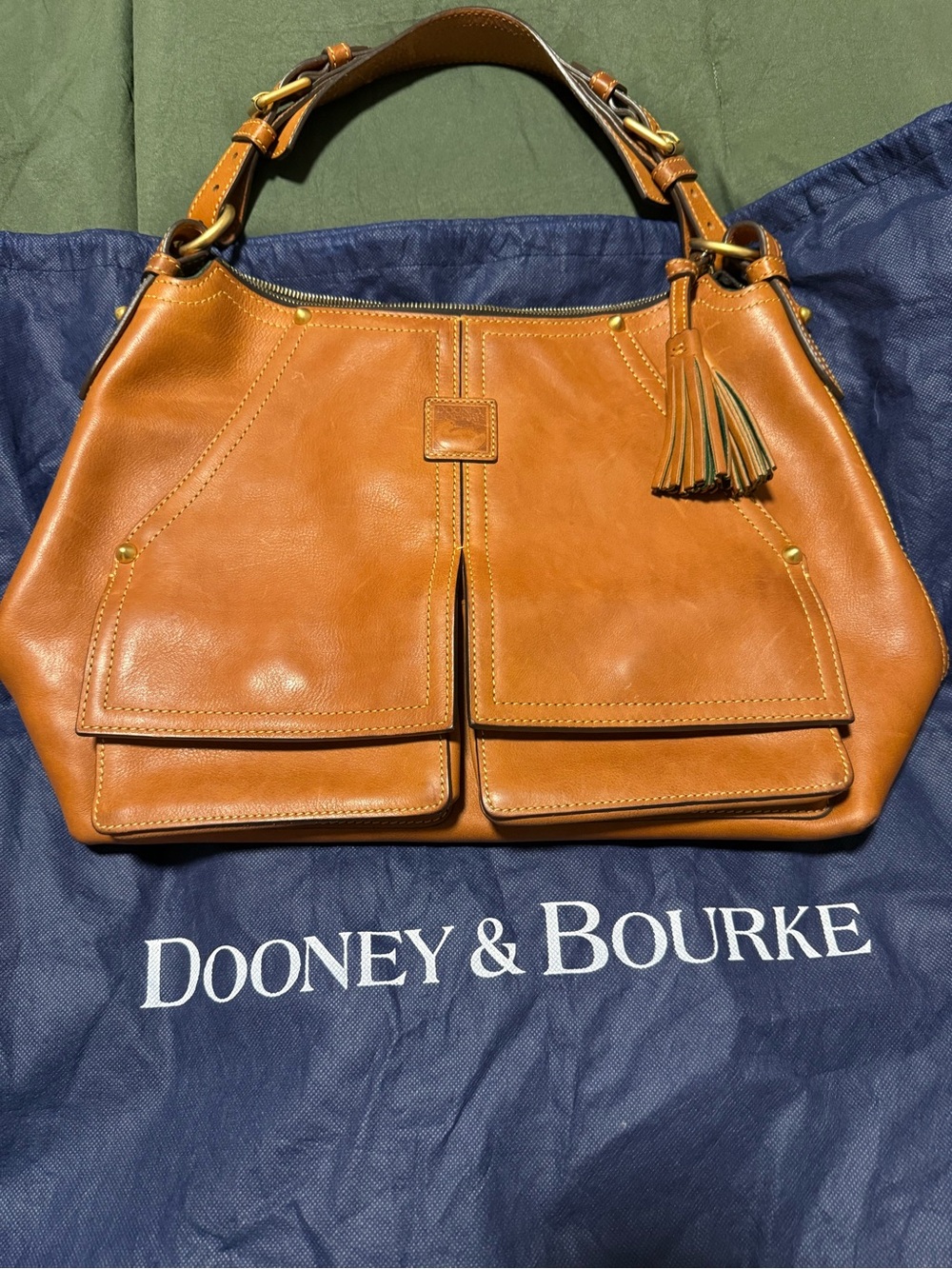 Dooney & Bourke Florentine
Leather Kingston Hobo shoulder bag